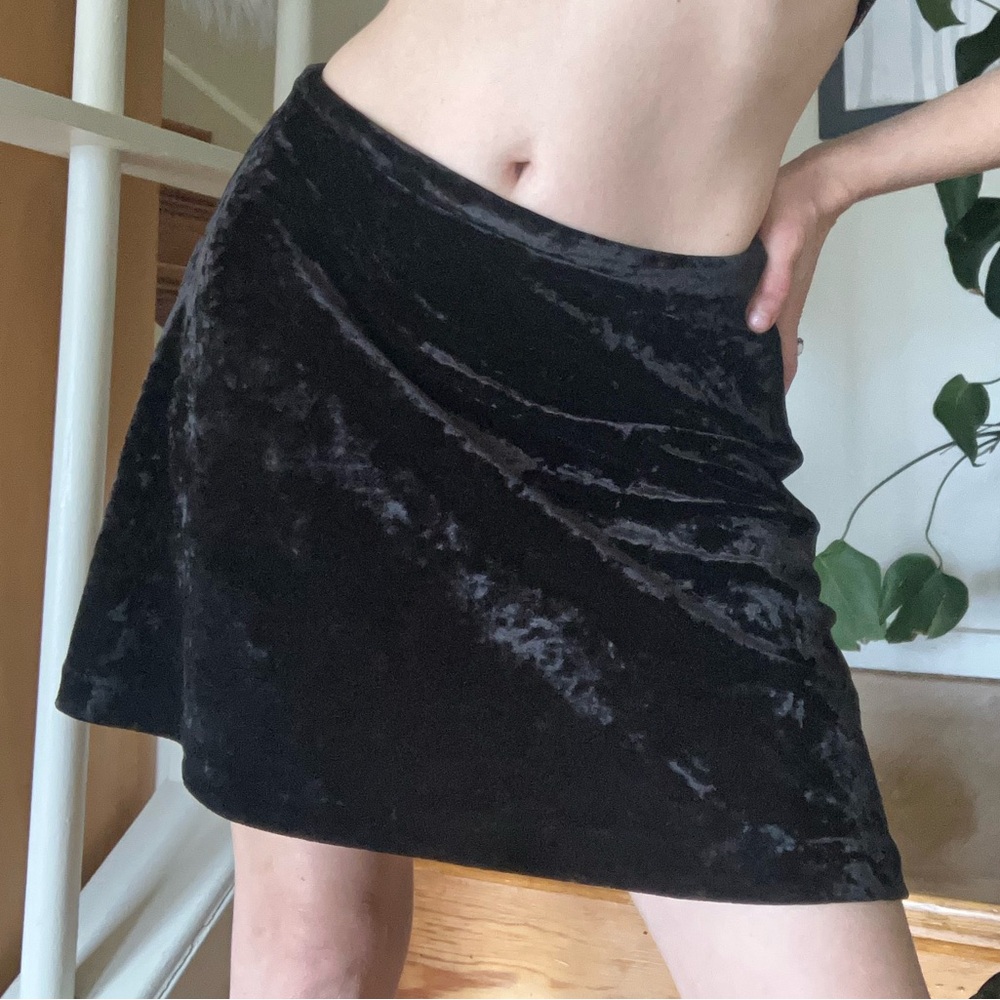 Vintage 90s USA Betsey Johnson Black Crushed Velvet Skater Skirt M